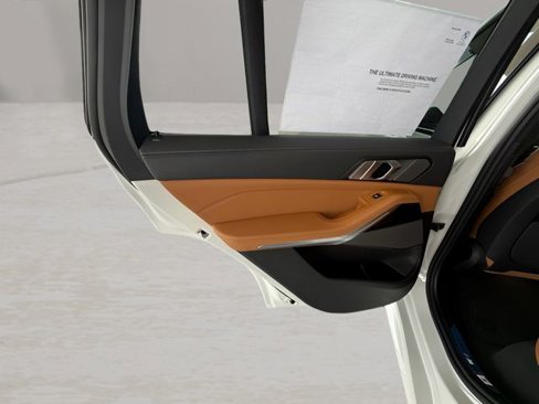 New 2026 BMW X5 xDrive40i w/ M Sport Package image 22