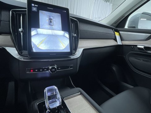 New 2026 Volvo XC90 B6 Plus w/ Protection Package Premier image 10