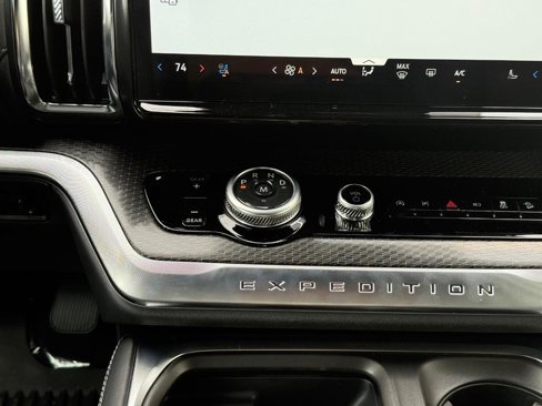 New 2025 Ford Expedition Platinum w/ Stealth Performance Package image 9