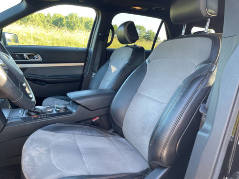 Used 2017 Ford Explorer XLT w/ Equipment Group 202A image 14