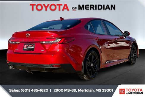 Used 2025 Toyota Camry SE image 11