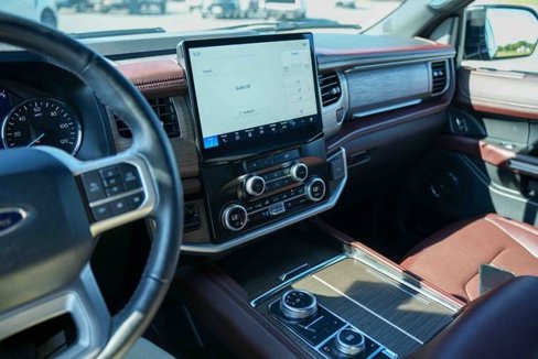Used 2024 Ford Expedition Limited image 41