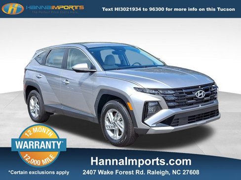 Used 2025 Hyundai Tucson SE image 1