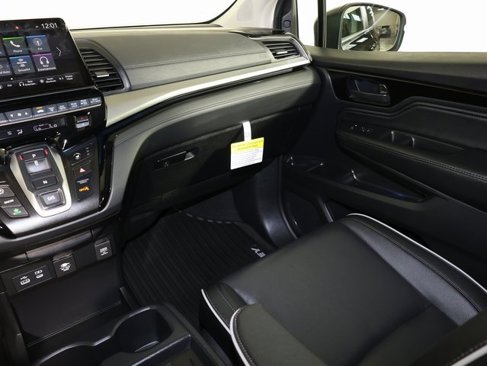 New 2026 Honda Odyssey Touring image 10