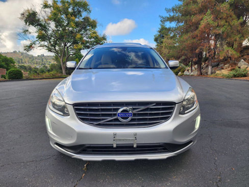 Used 2016 Volvo XC60 T5 Premier w/ Proximity Package image 3