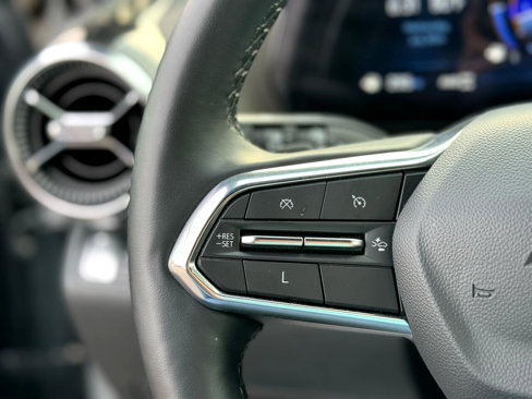 Used 2025 Chevrolet Equinox LT w/ Convenience Package II image 16