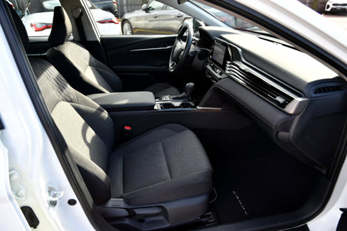 Used 2025 Toyota Camry LE image 28
