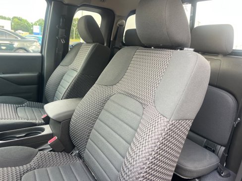 Used 2021 Nissan Frontier SV image 18