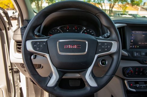 Used 2023 GMC Terrain SLE w/ Driver Convenience Package image 17