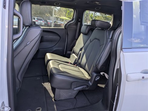New 2025 Chrysler Pacifica Select w/ Uconnect Theater Family Group image 13