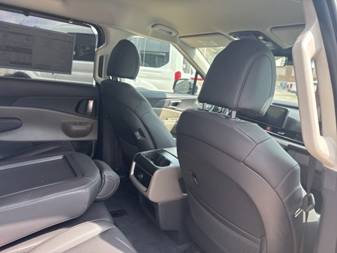 New 2026 Kia Carnival EX image 16