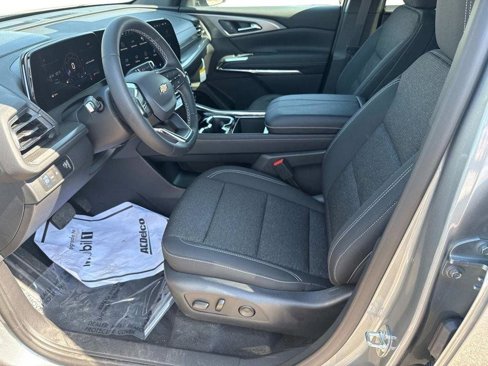 New 2026 Chevrolet Traverse LT image 8