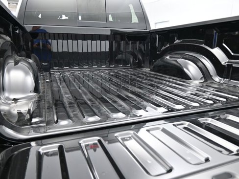 Used 2025 RAM 1500 Laramie w/ Night Edition image 37
