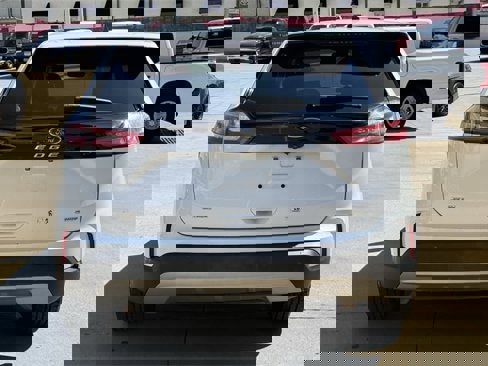 Used 2022 Ford Edge SEL image 5