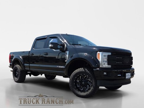 Used 2018 Ford F350 Platinum image 1