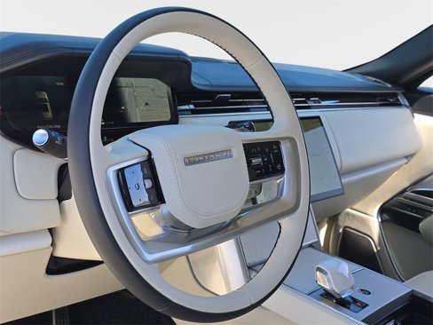 New 2025 Land Rover Range Rover SV image 16