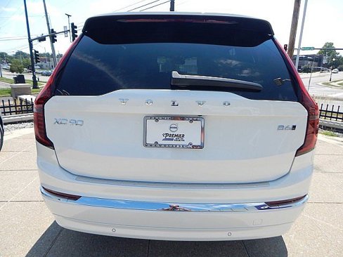 New 2026 Volvo XC90 B6 Plus w/ Protection Package Premier image 9