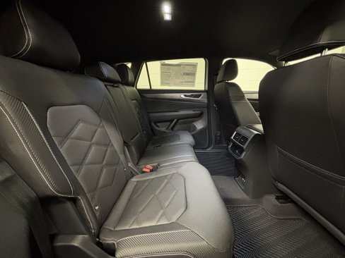 New 2026 Volkswagen Atlas Cross Sport SE image 29