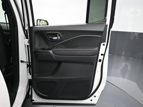 New 2025 Honda Ridgeline Black Edition image 39