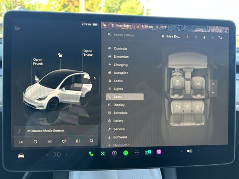 Used 2022 Tesla Model Y Long Range image 13