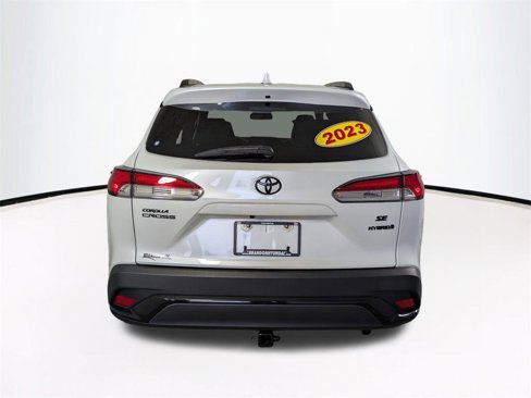 Used 2023 Toyota Corolla Cross SE image 5