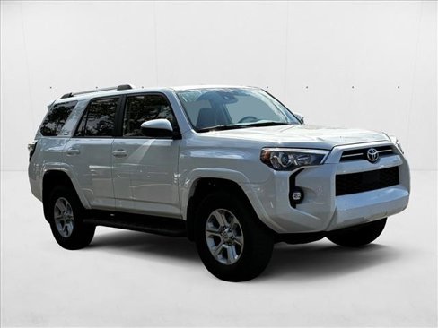 Used 2024 Toyota 4Runner SR5 image 3