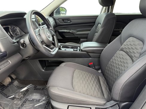 Used 2024 Nissan Pathfinder S image 9