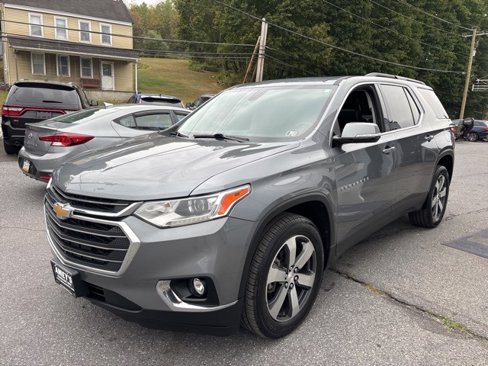 Used 2019 Chevrolet Traverse LT w/ LT Premium Package image 3
