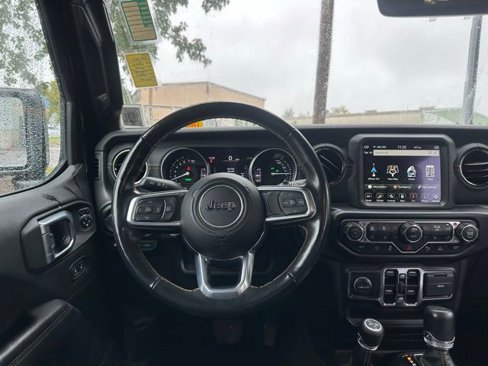 Used 2022 Jeep Wrangler Unlimited Sahara image 21