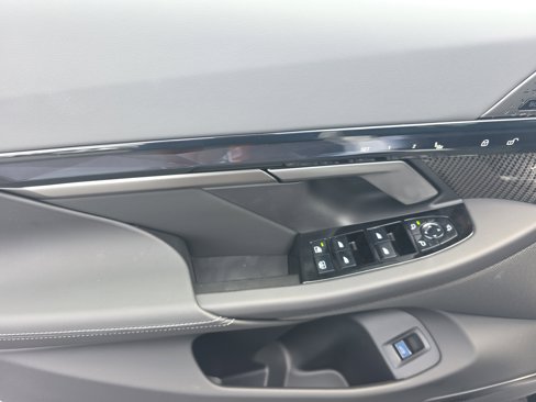 New 2026 BMW 550e xDrive w/ Executive Package image 17