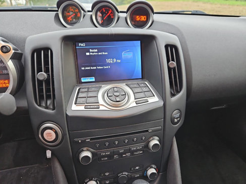 Used 2018 Nissan 370Z Touring image 10