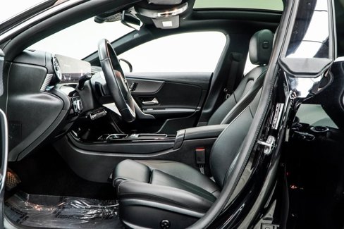Used 2025 Mercedes-Benz CLA 250 w/ Exclusive Package image 40