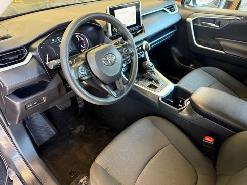 Used 2025 Toyota RAV4 XLE image 19