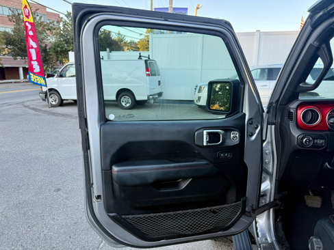Used 2020 Jeep Gladiator Rubicon image 15