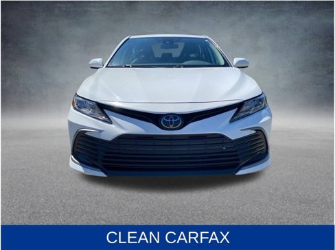 Used 2022 Toyota Camry LE image 3