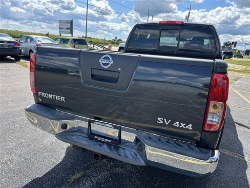 Used 2011 Nissan Frontier SV image 4