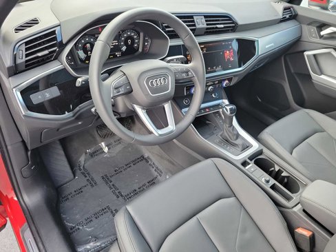 New 2025 Audi Q3 2.0T Premium image 2