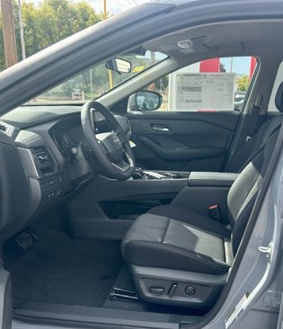 New 2026 Nissan Rogue SV image 7