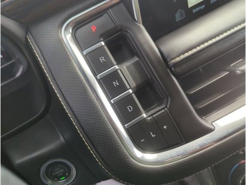 Used 2024 Chevrolet Suburban Premier image 23