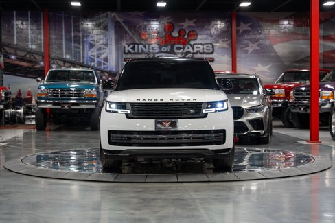 Used 2023 Land Rover Range Rover Long Wheelbase SE image 2