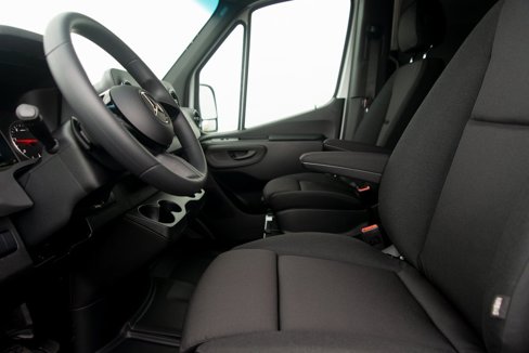 Used 2025 Mercedes-Benz Sprinter 2500 image 25