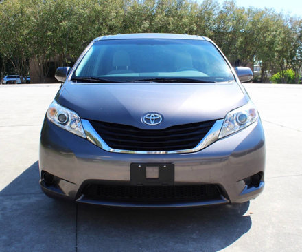Used 2013 Toyota Sienna LE image 5