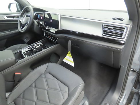New 2026 Volkswagen Atlas Cross Sport SE image 17