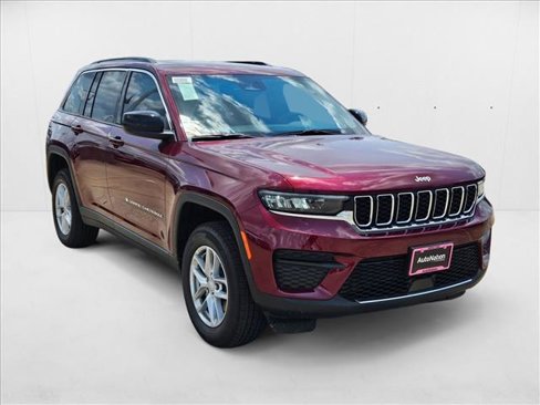 New 2025 Jeep Grand Cherokee Laredo X image 3