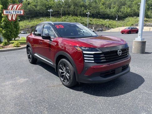 Used 2025 Nissan Kicks SR w/ Illumination Package image 1