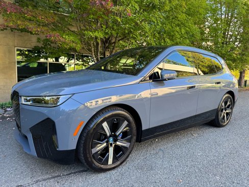 Used 2023 BMW iX M60 w/ Executive Package image 4