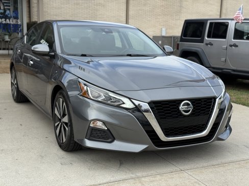 Used 2021 Nissan Altima 2.5 SV image 3