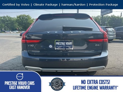 Used 2025 Volvo V90 B6 Cross Country Plus w/ Climate Package image 6