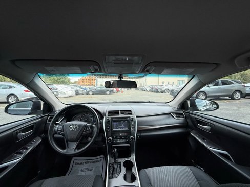 Used 2015 Toyota Camry LE image 20