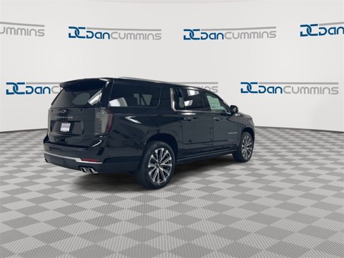 New 2026 Chevrolet Suburban High Country image 8